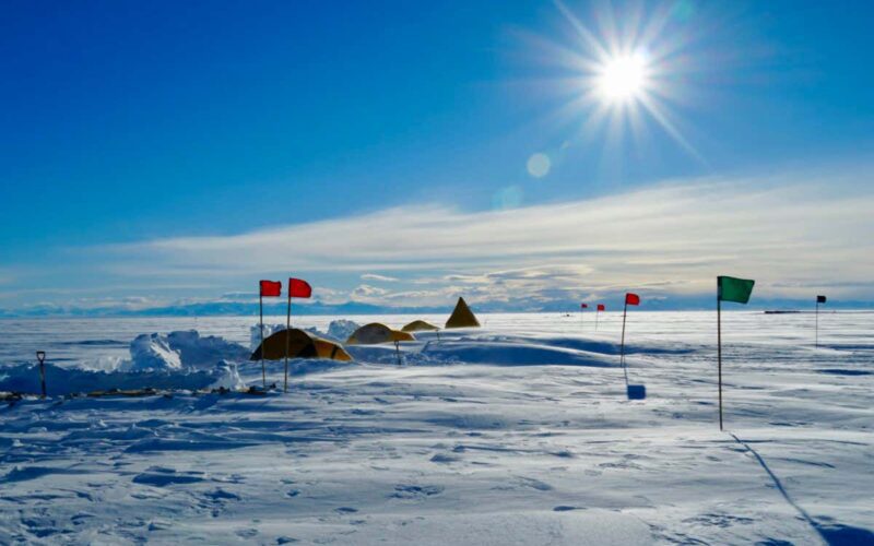 Aquifer beneath Antarctic ice